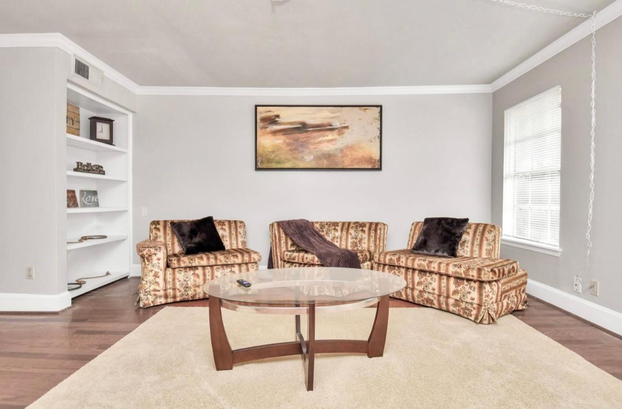 Stunning Private Room In Town Home Houston Buitenkant foto