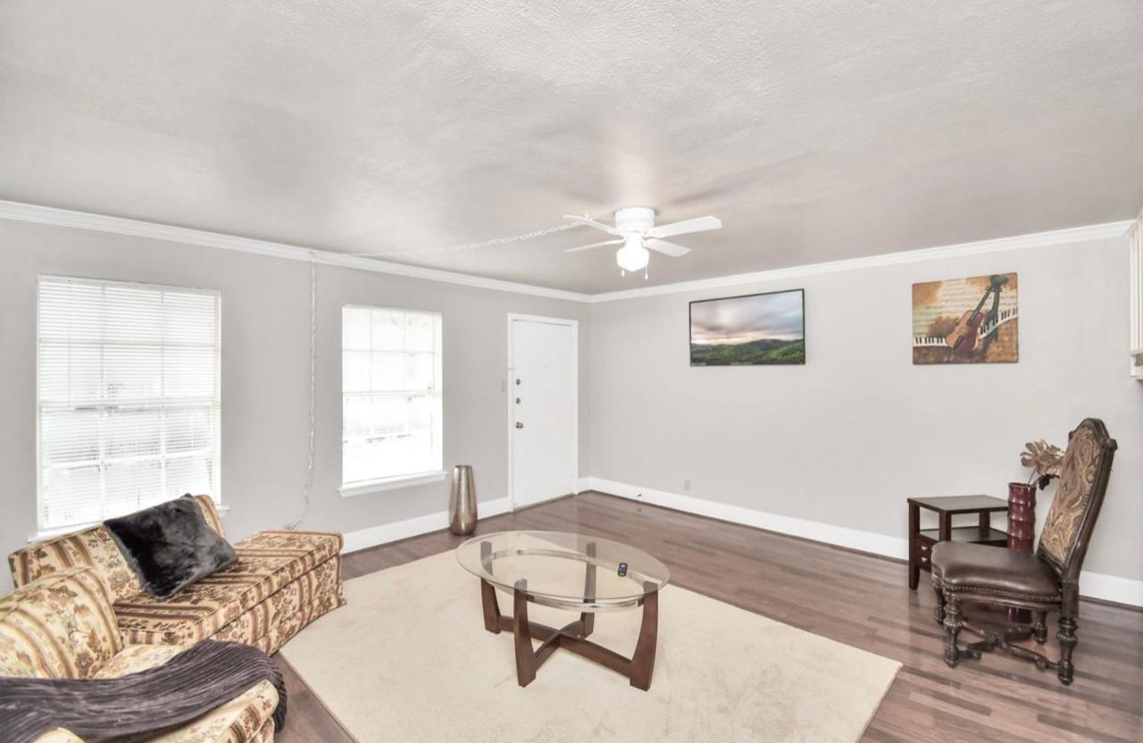 Stunning Private Room In Town Home Houston Buitenkant foto