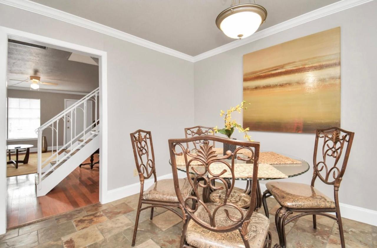 Stunning Private Room In Town Home Houston Buitenkant foto