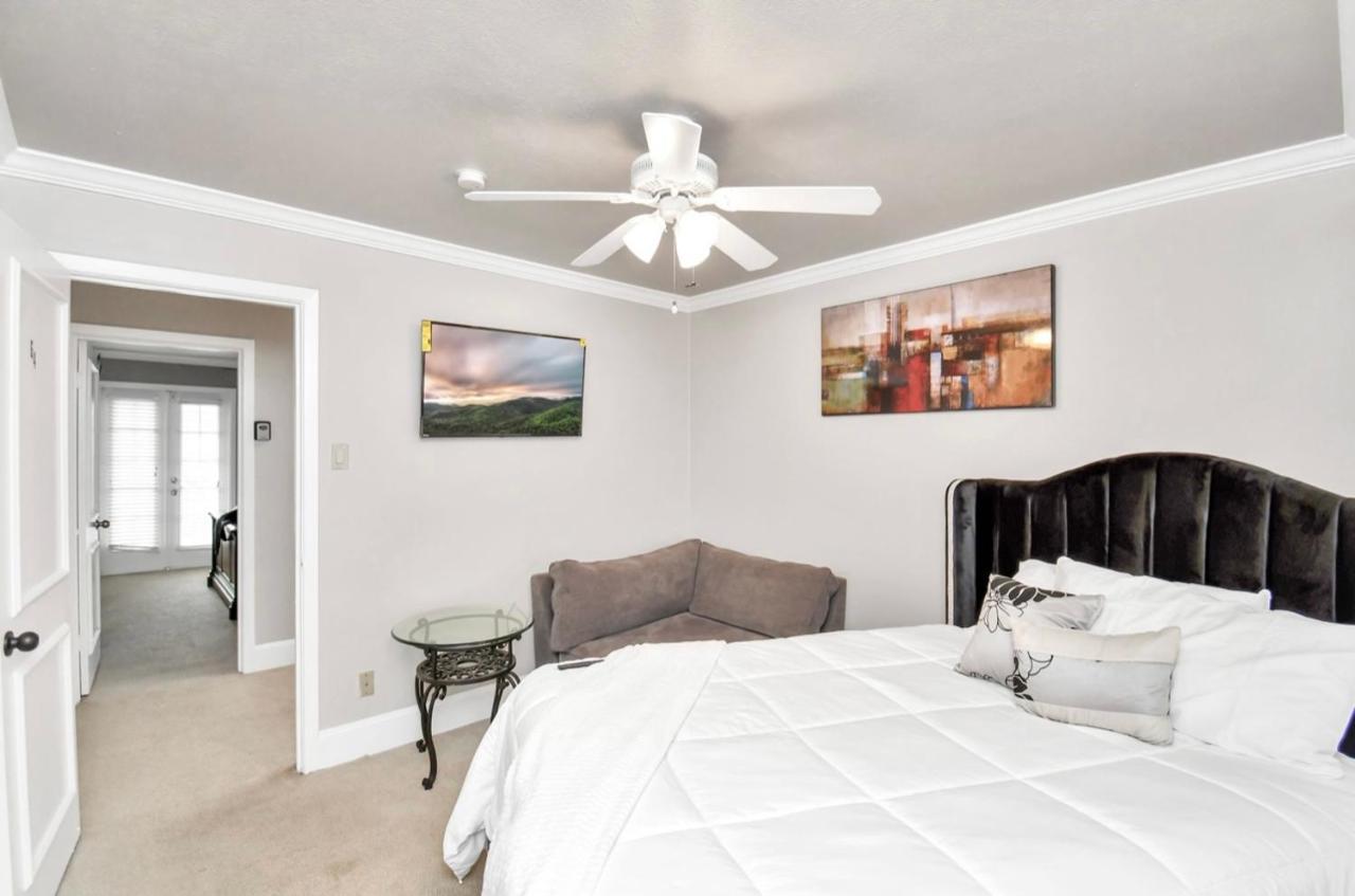 Stunning Private Room In Town Home Houston Buitenkant foto